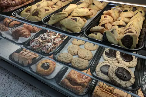 Simmons Bakers photo 1